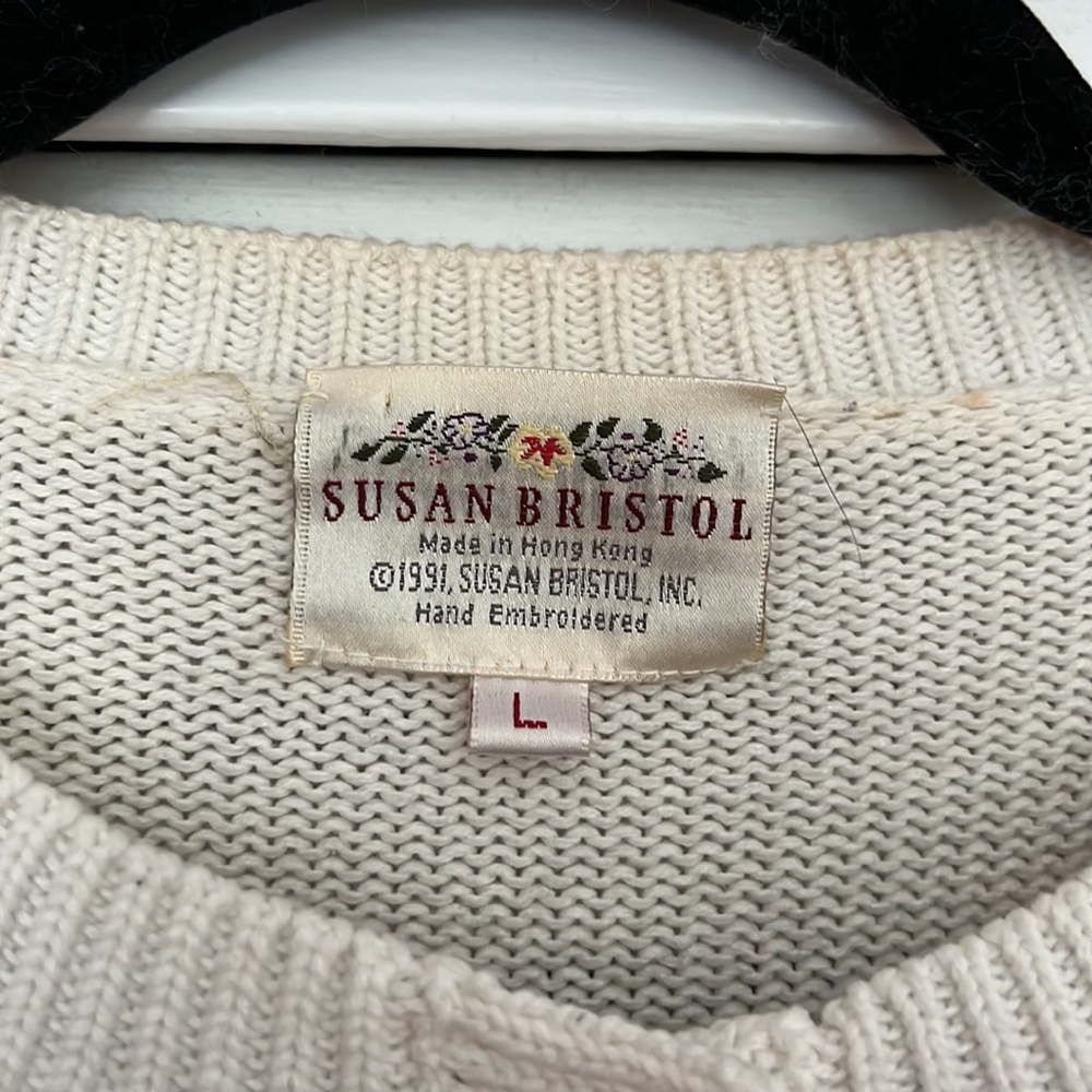 Vintage Cat Patterned White Sweater - Picture 6 of 10